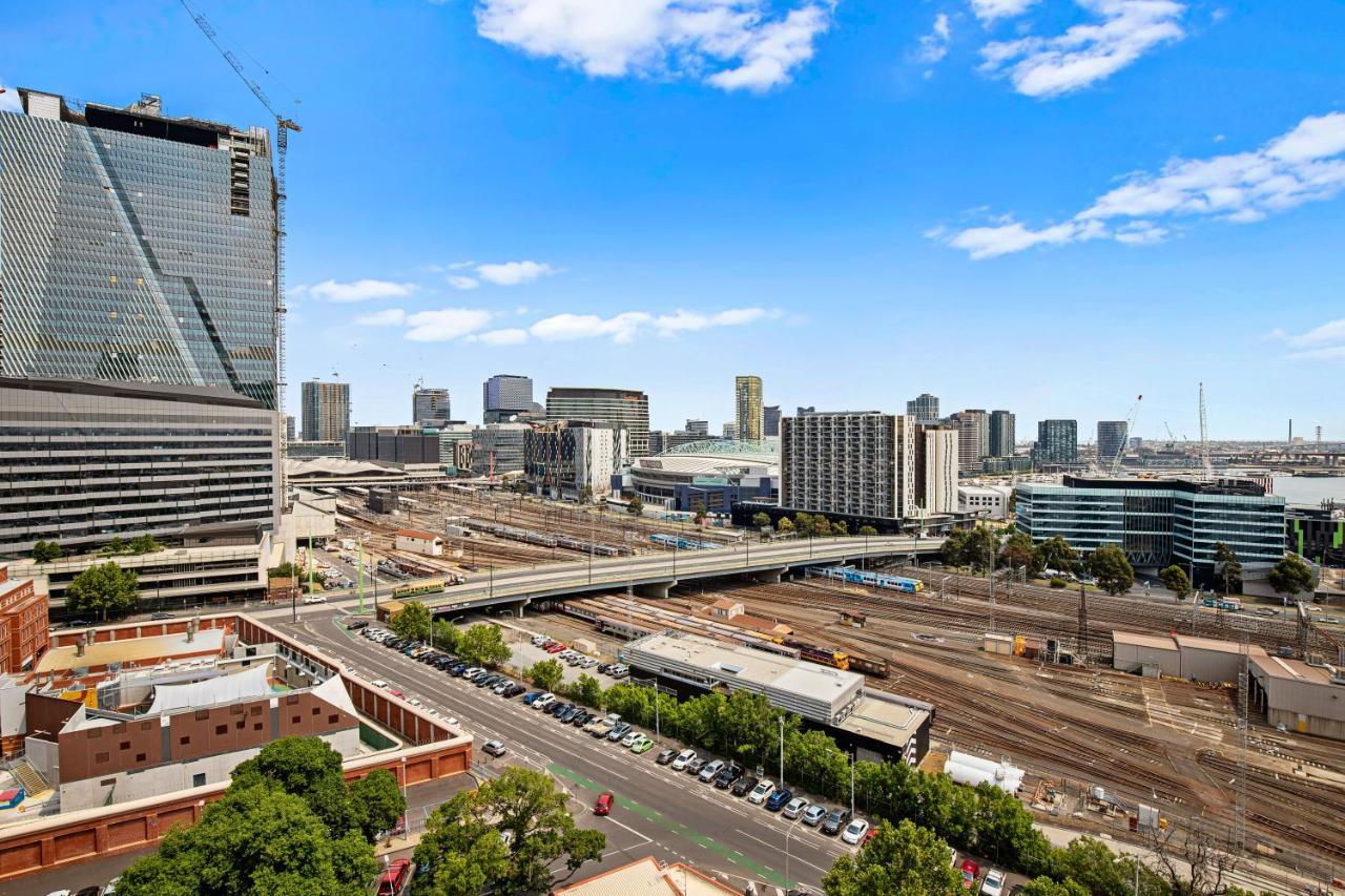 Lumina Suites Melbourne Exterior photo